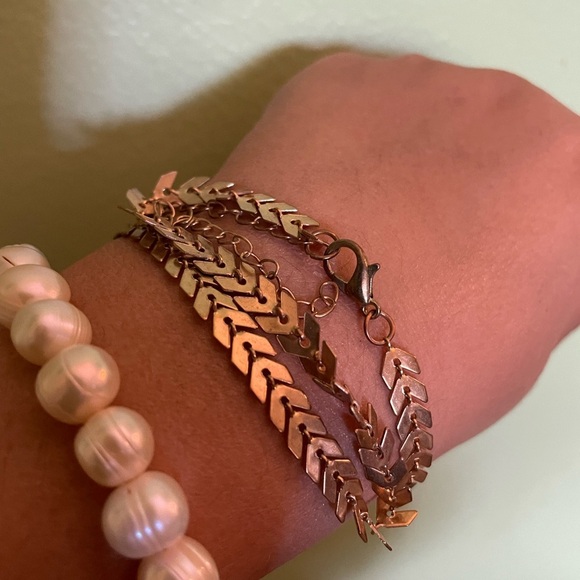 Elegant Gold and Pearl Bracelet Set - Picture 6 of 6